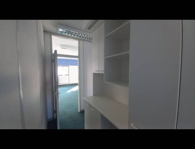 123M² OFFICE TO LET IN CLAREMONT